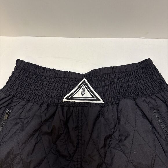 Free People Women FP MOVEMENT Discover Quilted Shorts Sz SMALL Solid Black Zips - Picture 2 of 7